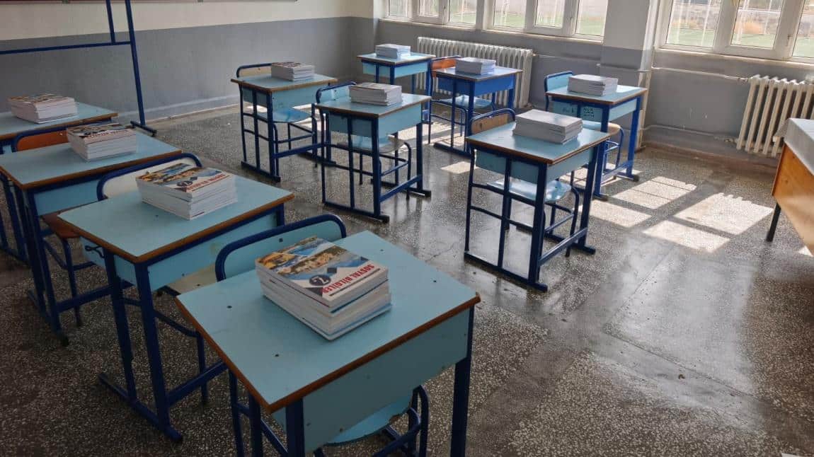 BAKANLIĞIMIZ DERS KİTAPLARINI SINIFLARA ULAŞTIRDI!